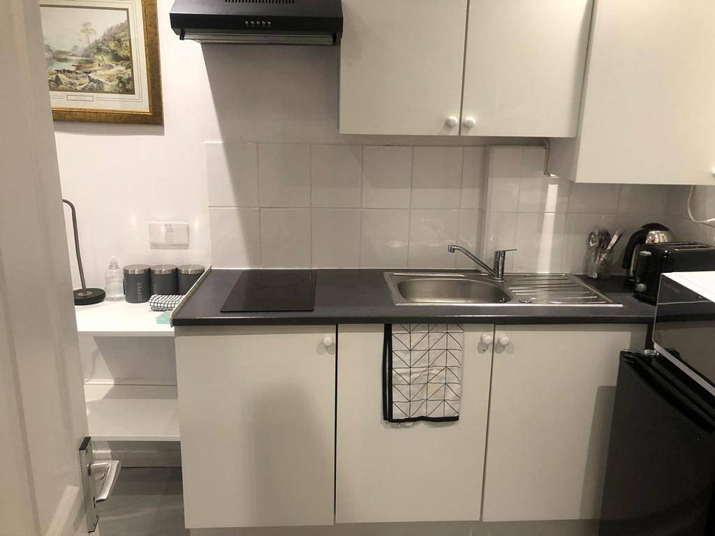 Estudio entero, 1 bed Studio - Sleeps 2 - Free Parking in Coventry, Birmingham y alrededores