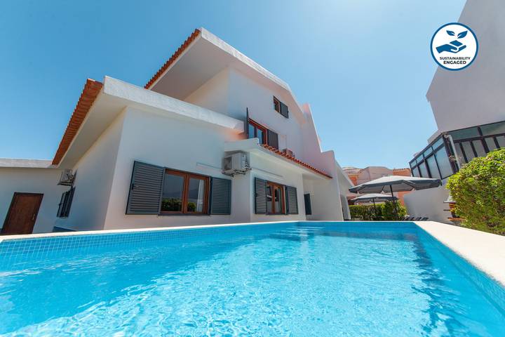 Villa voor 16 personen, with Balkon and Terras as well as Tuin in Portimão