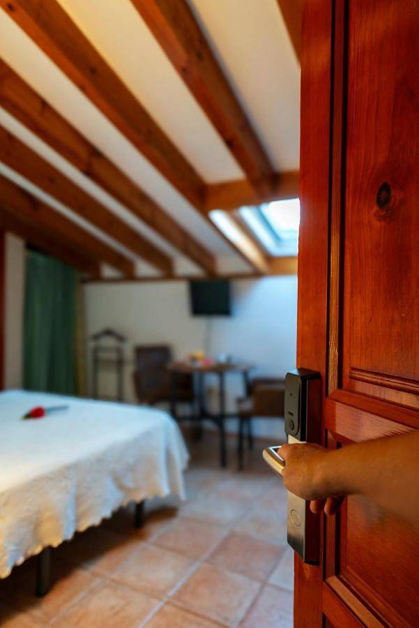 Casa rural con piscina para 2 personas, con piscina además de balcón y jardín en La Vera - 4