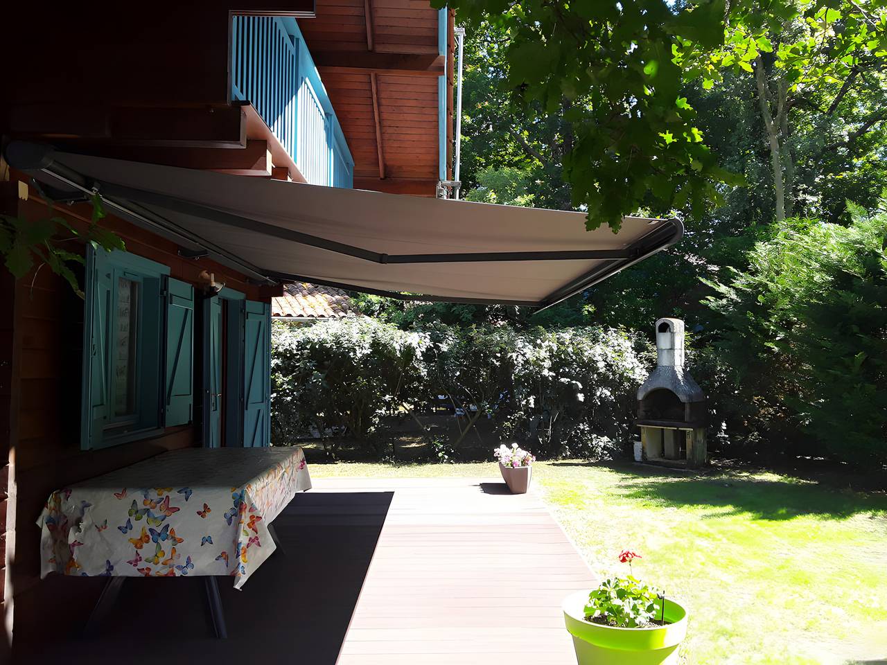 Chalet 'Charmant Gîte Proche Arcachon' avec Terrasse Privée, Jardin et Climatisation in La Teste-de-Buch, Région d'Arcachon