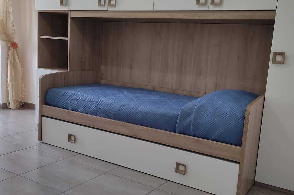 Appartamento intero, La Terrazza, appartamento per famiglie a soli 3 km dalle spiagge in Casamassella, Uggiano la Chiesa