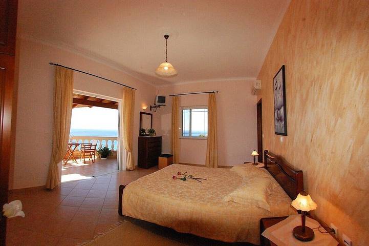 Unieke speciale aanbieding van 29 juli tot 5 augustus in Paramonas, Corfu