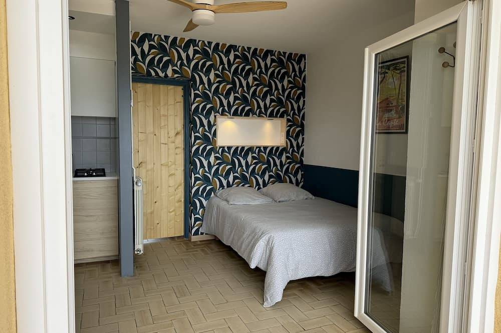 Ganze Wohnung, 24m2  Rdc-Apartment-Superior-Ensuite mit Dusche-Terrasse in La Capte, Hyeres