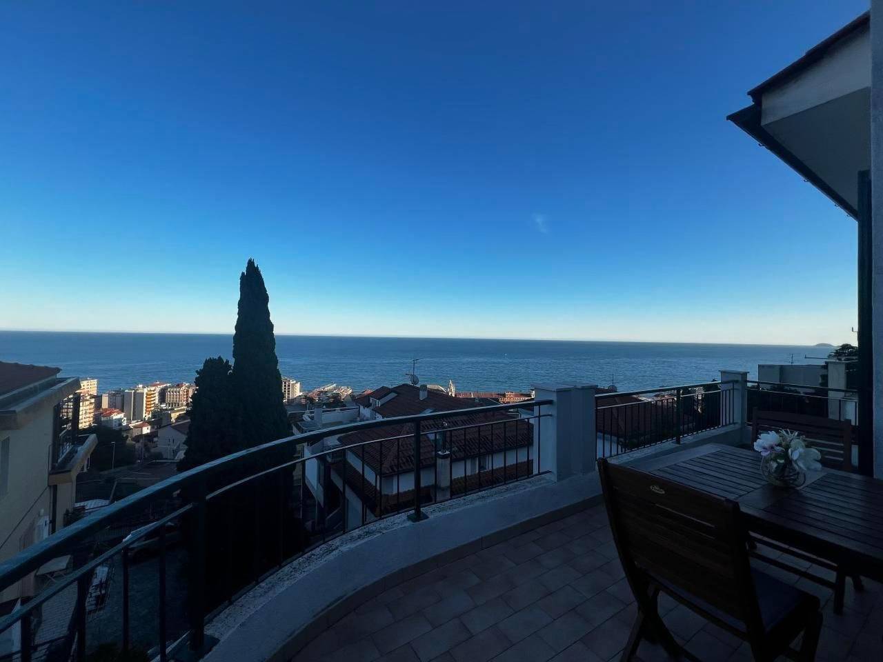 Ganze Wohnung, Blauer Horizont in Pietra Ligure, Pietra Ligure Gemeinde