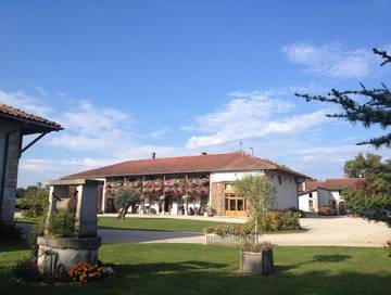 Gîte für 22 Personen, mit Terrasse und Garten, mit Haustier in Rhone-Alpes