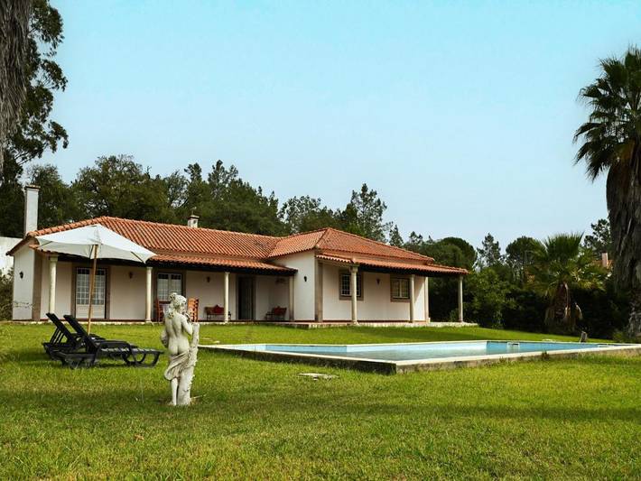 Chalet para 10 personas, con Terraza y Jardín además de Piscina y Vistas en Santarém