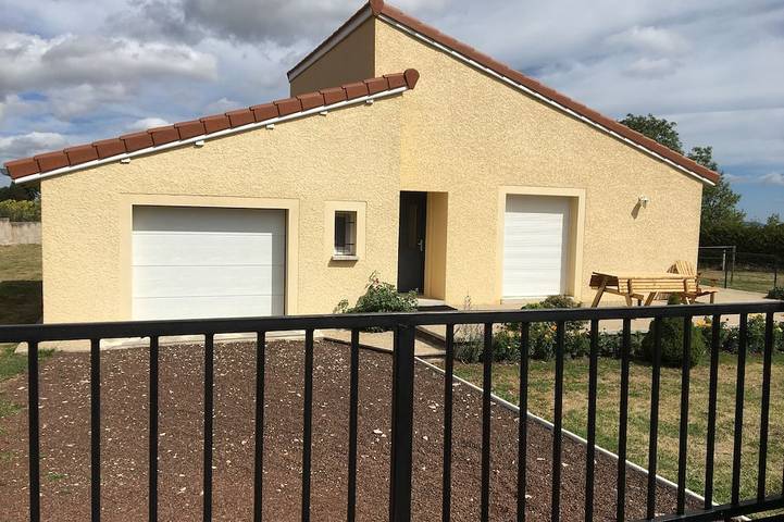 Gîte pour 6 personnes, avec terrasse et jardin à Vergezac