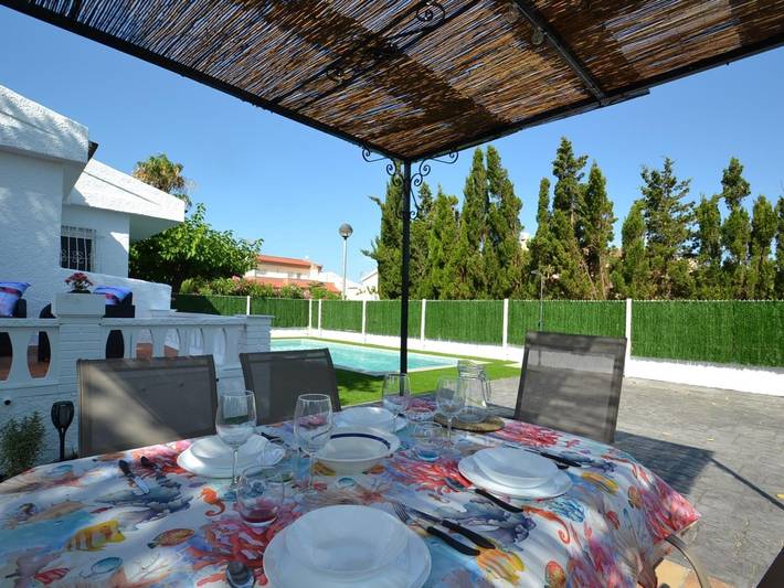 Ferienhaus für 4 Personen, mit Terrasse und Pool an der Costa Dorada - 2