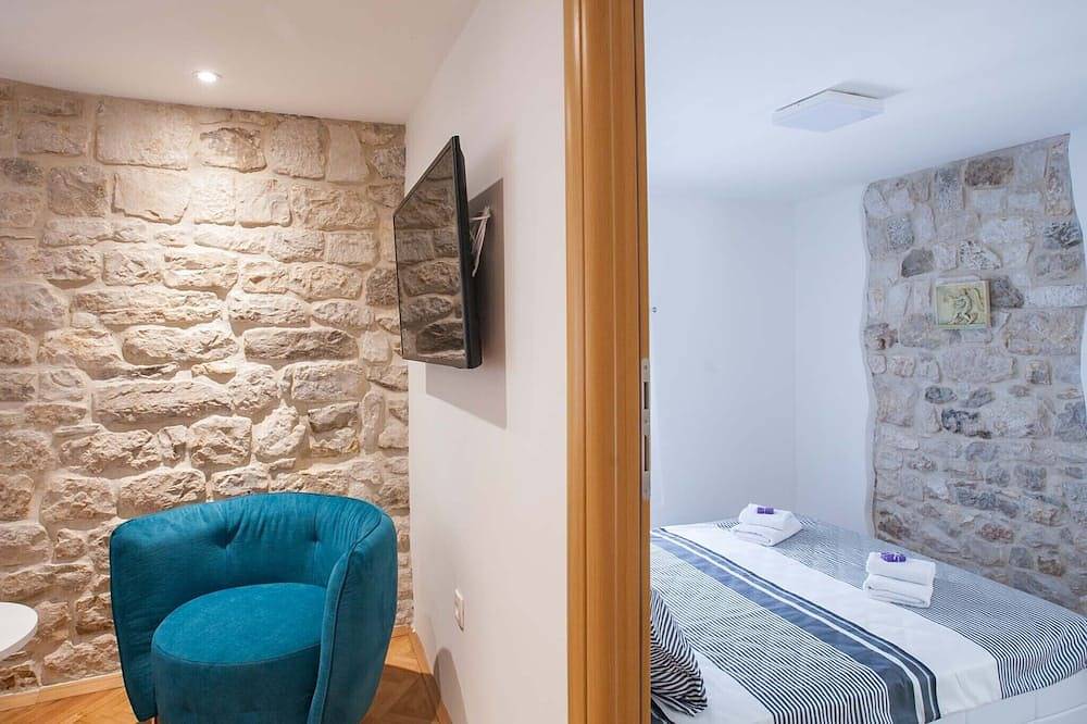 Appartement entier, Joyau caché dans le ❤ de Trogir avec balcon in Trogir, Split-Dalmatie