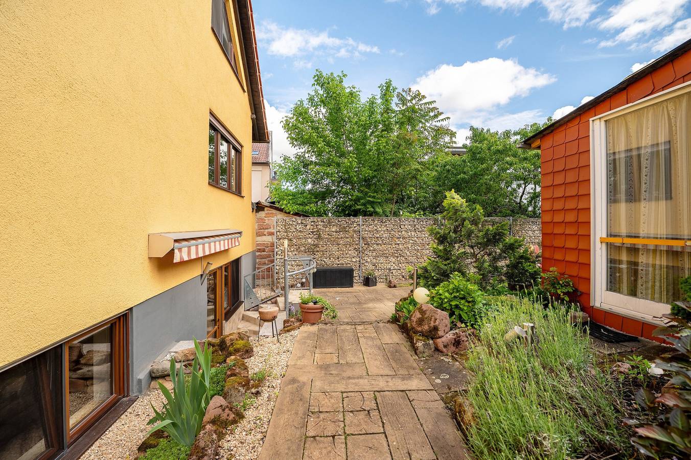 Ganze Wohnung, Ferienwohnung 'Casa Mia 2' mit privatem Garten und Wlan in Bad Dürkheim, Pfälzer Rheinebene
