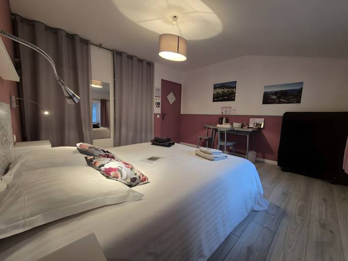 Chambre d’hôte pour 6 personnes, avec jardin, animaux acceptés dans Occitanie - 3