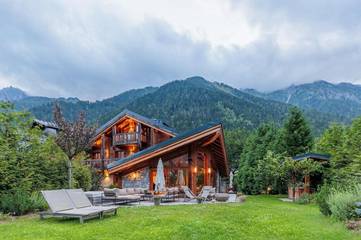 Gîte pour 12 personnes, avec jardin ainsi que vue et sauna à Voreppe