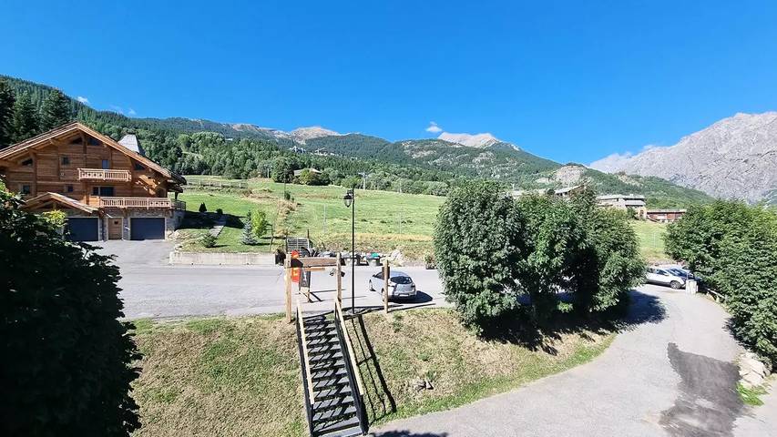 Chalet pour 6 personnes, avec vue et balcon à Puy-Saint-Vincent
