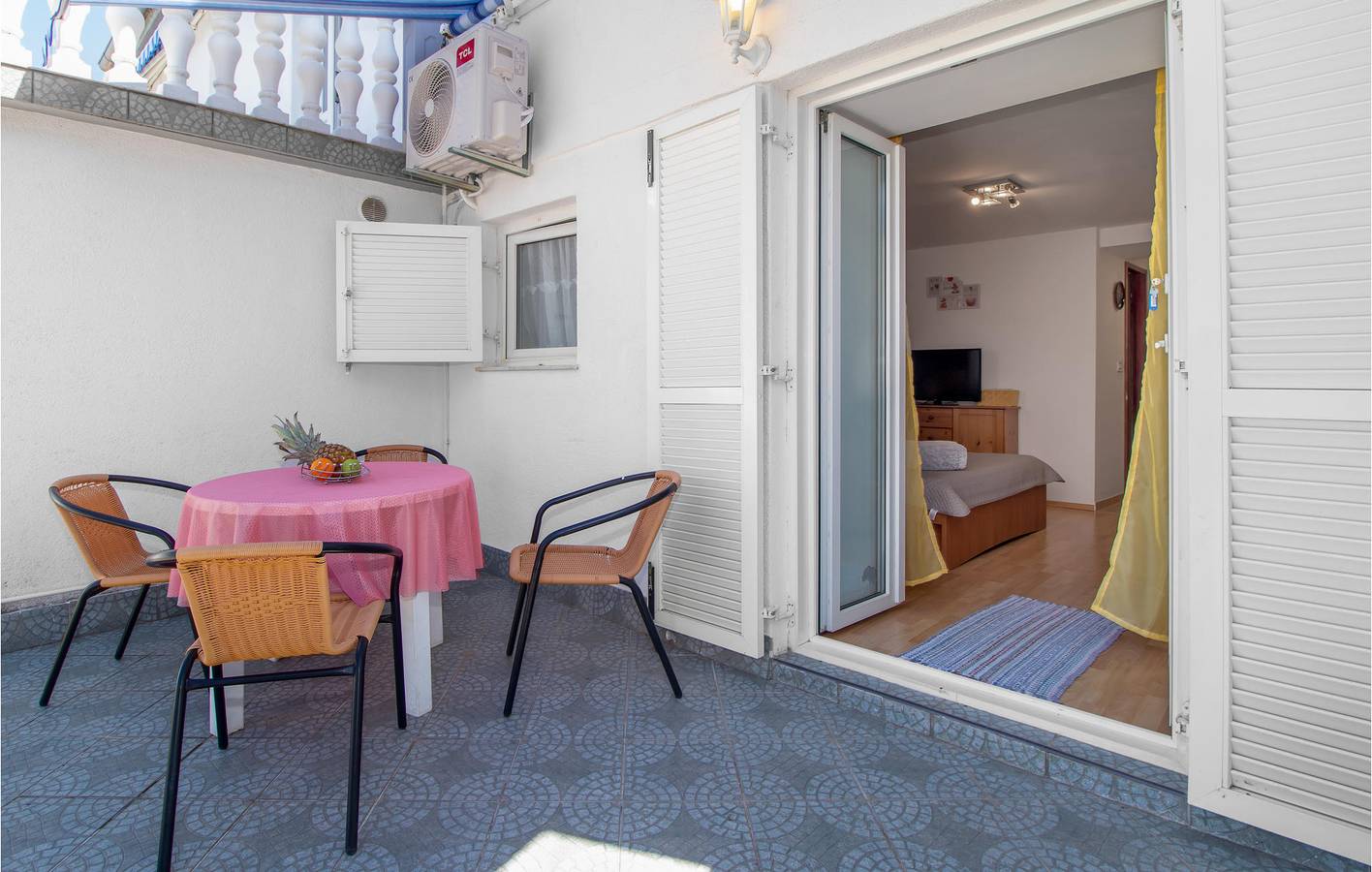 Cały apartament wypoczynkowy, Apartament wakacyjny dla 3 osób z taras in Jadranovo, Żupania primorsko-gorska