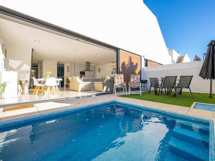 Casa de férias para 6 pessoas, com jardim e piscina em Luz de Tavira