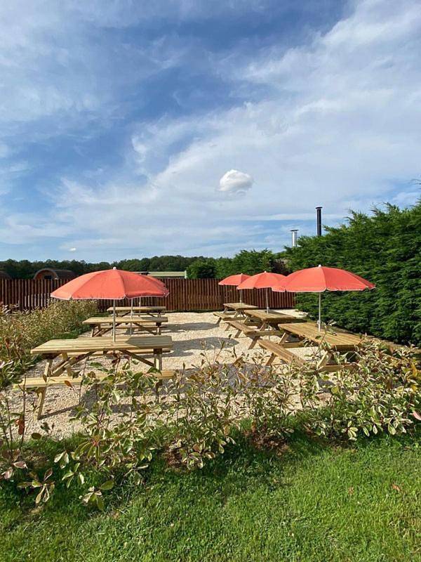 Pods & tonneaux du Haras d'Oakland in Le Mesnil-Thomas, Région de Dreux