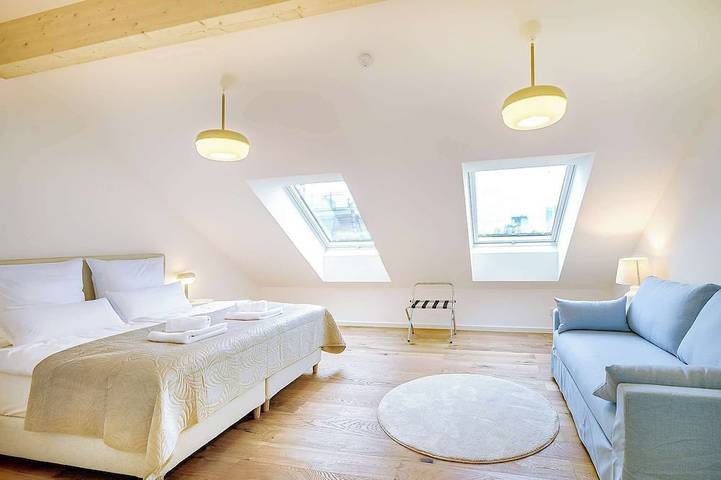 Ganze Wohnung, Penthouse für 8 mit Dachterrasse & Ausblick in Karlsruhe, Rheinebene