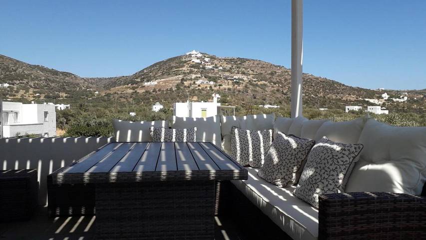 Gîte pour 4 personnes, avec Terrasse ainsi que Jardin et Vue dans Platis Gialos Sifnos