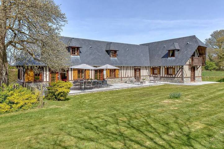 Location de vacances pour 13 personnes à Saint-Étienne-l'Allier