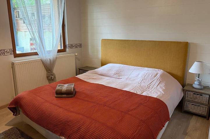 Location de vacances pour 8 personnes, avec jardin ainsi que terrasse et jacuzzi, animaux acceptés à Lafrançaise - 2