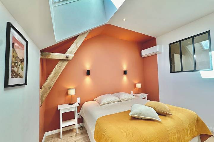 Location de vacances pour 12 personnes, avec jardin à Coly - 4