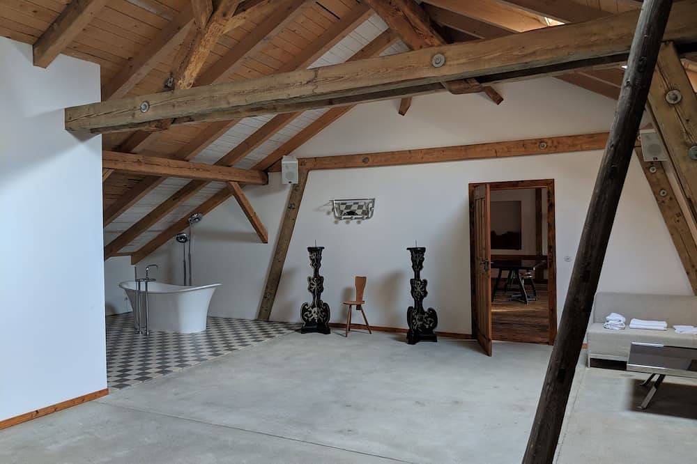 Alleinlagehof Halmberg Chiemgau, Reiterhof, viel Natur, Tiere in Soyen, Landkreis Rosenheim