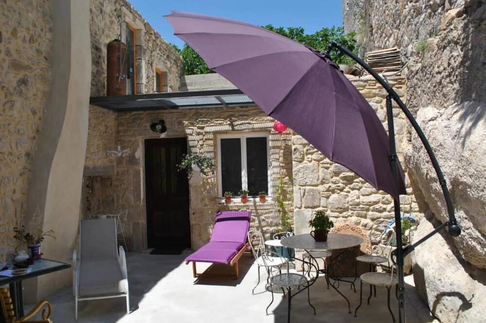 Entire apartment, La Porte du Sud in Aiguèze, Gorges de l’Ardèche