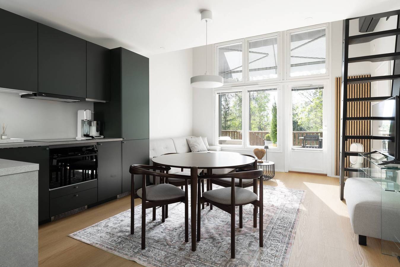 Gemütliches Stadthaus mit Sauna, Whirlpool und See nur 30 Minuten von Helsinki entfernt in Espoo, Uusimaa