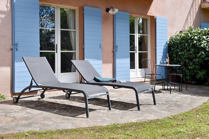 Location de vacances pour 6 personnes, avec jacuzzi ainsi que jardin et terrasse, animaux acceptés à La Motte