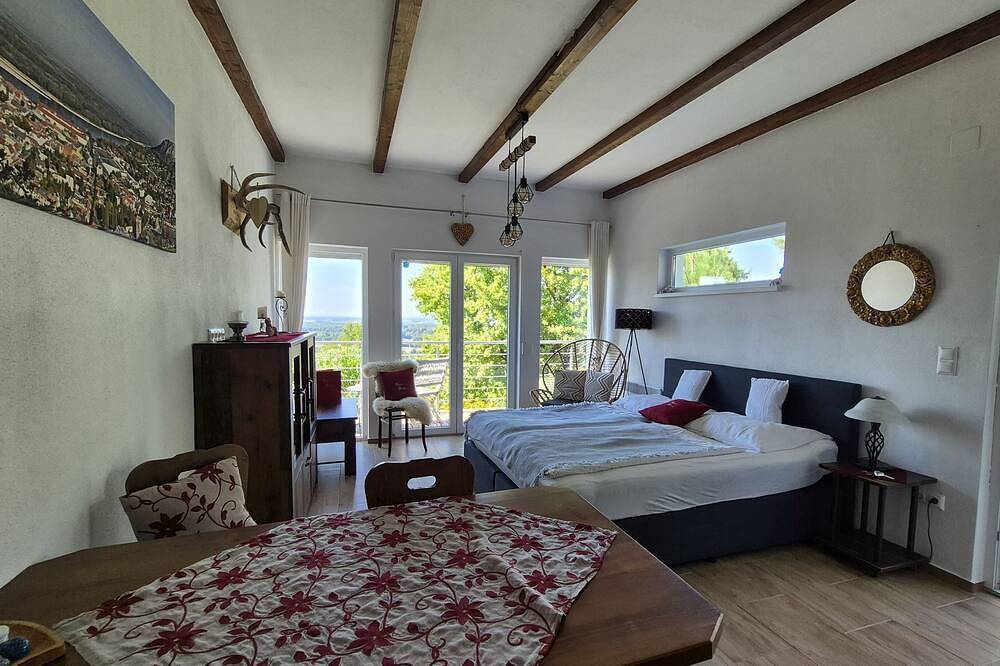 Ganze Wohnung, Chalet Auenblick mit Fernblick in Bad Deutsch-Altenburg, Hainburg an der Donau