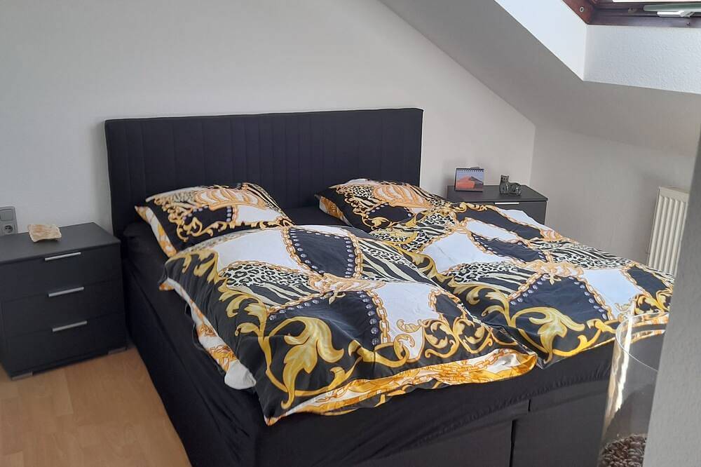 Ganze Wohnung, 78 qm² voll ausgestattete Wohnung mit großer Terrasse in ruhiger Lage in Euskirchen, Eifel (Nordrhein-Westfalen)