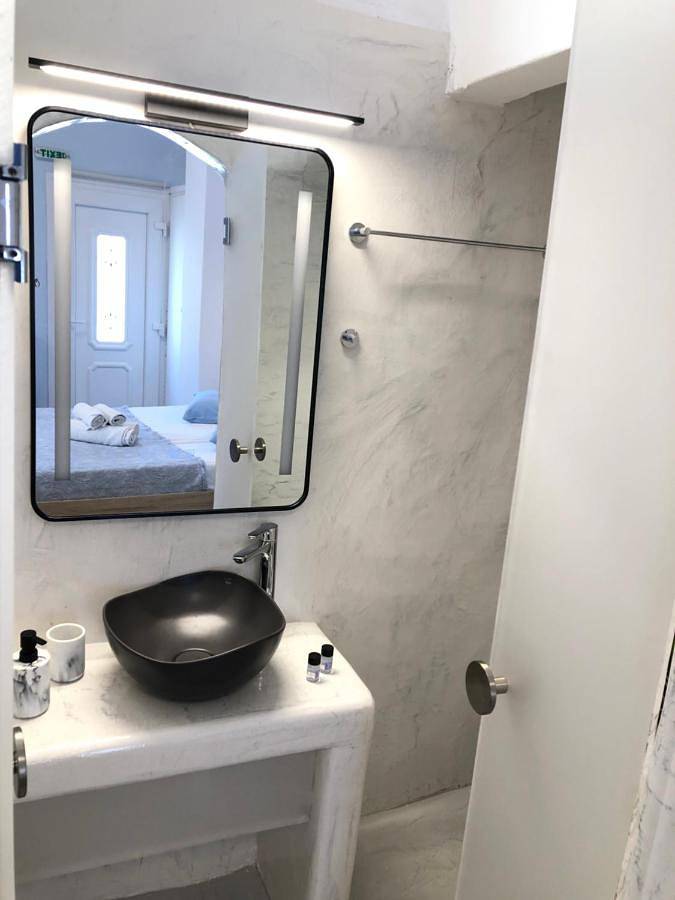 Maison d’hôte pour 3 personnes, avec terrasse et jardin à Thera - 2