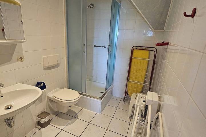 Gîte pour 2 personnes, avec terrasse ainsi que piscine et jardin à Loperhet - 4