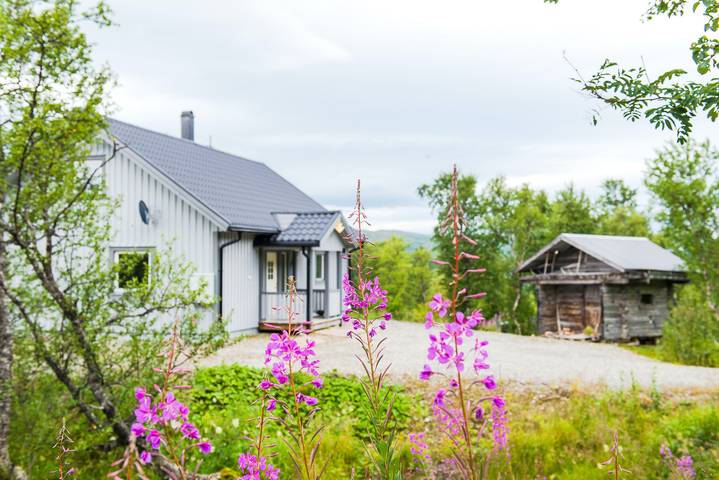 Ferienhaus für 5 Personen, mit Garten und Seeblick in Nordschweden