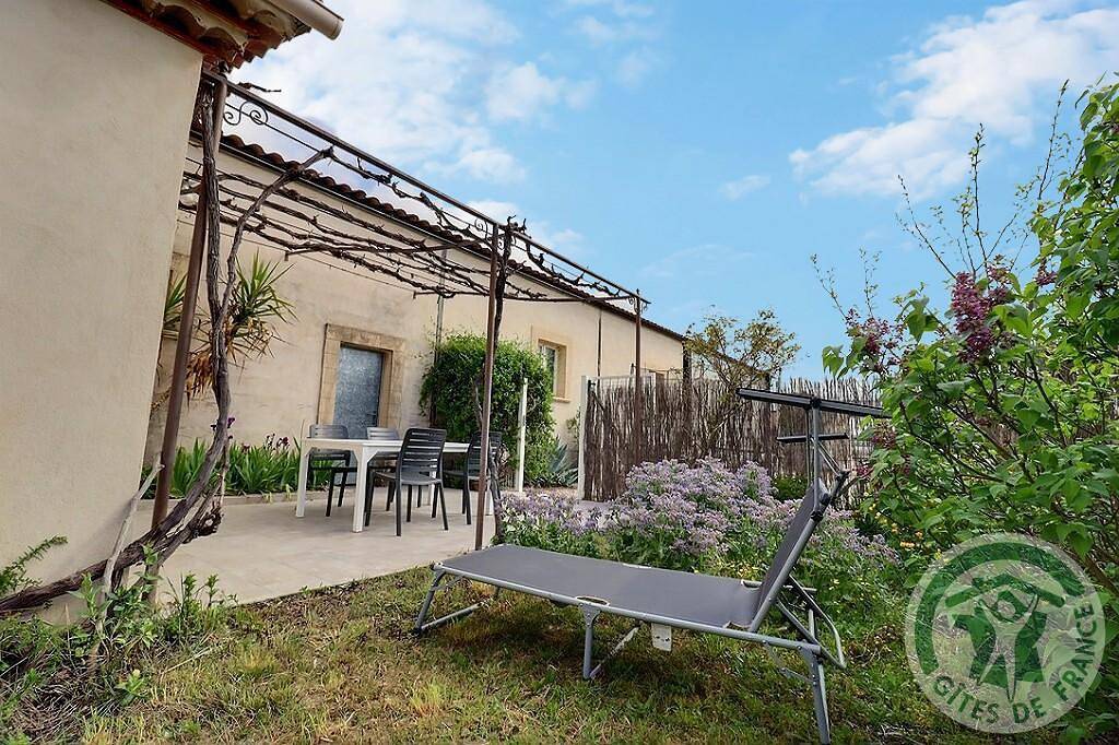 Le Chèvrefeuille in Rochefort-du-Gard, Région de Nîmes