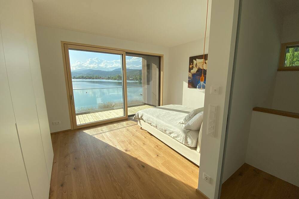 *Neu* Villa Über-See mit privatem Seezugang in Pörtschach am Wörthersee, Klagenfurt-Villach
