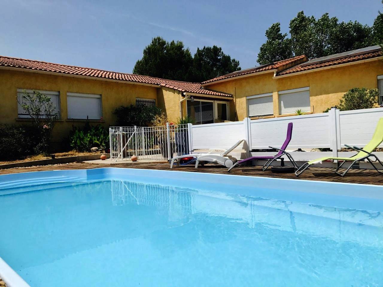 Twin Room with Bathroom in Lunel-Viel, Côte méditerranéenne (France)