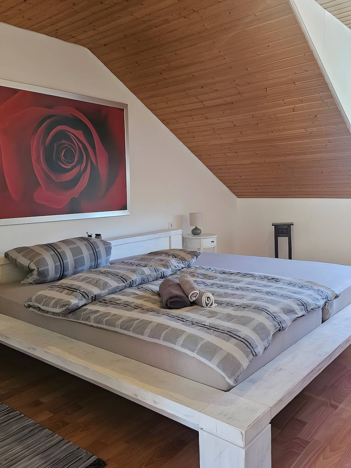 Ganze Wohnung, Ferienwohnung 'Riesling' mit gemeinsamer Terrasse und Wlan in Burg (Mosel), Bernkastel-Kues & Umgebung