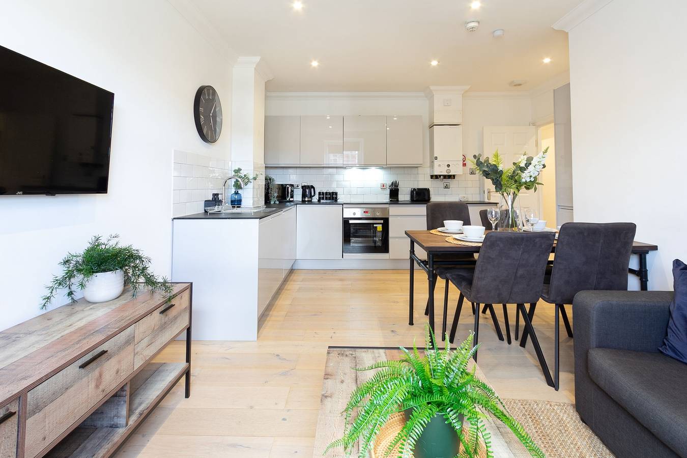 Entire holiday apartment, Brighton/2Bedroomflat/Modern/Tv/Wifi in Brighton, Sussex