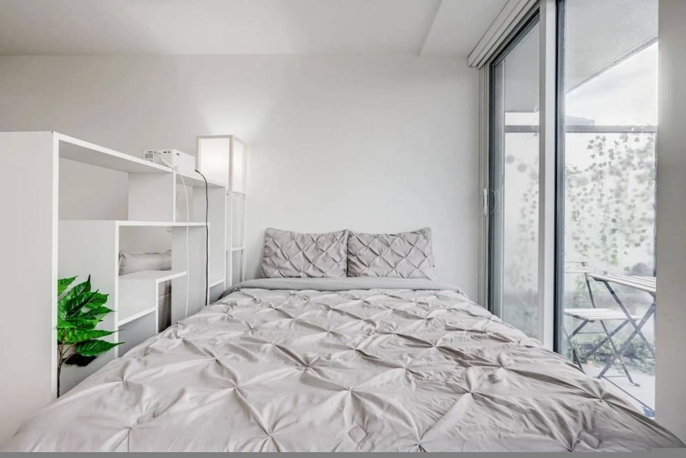 Ganze Wohnung, 5 Min to Downtown Stylish Studio & Movie Theatre in Toronto, Ontariosee (Kanada)