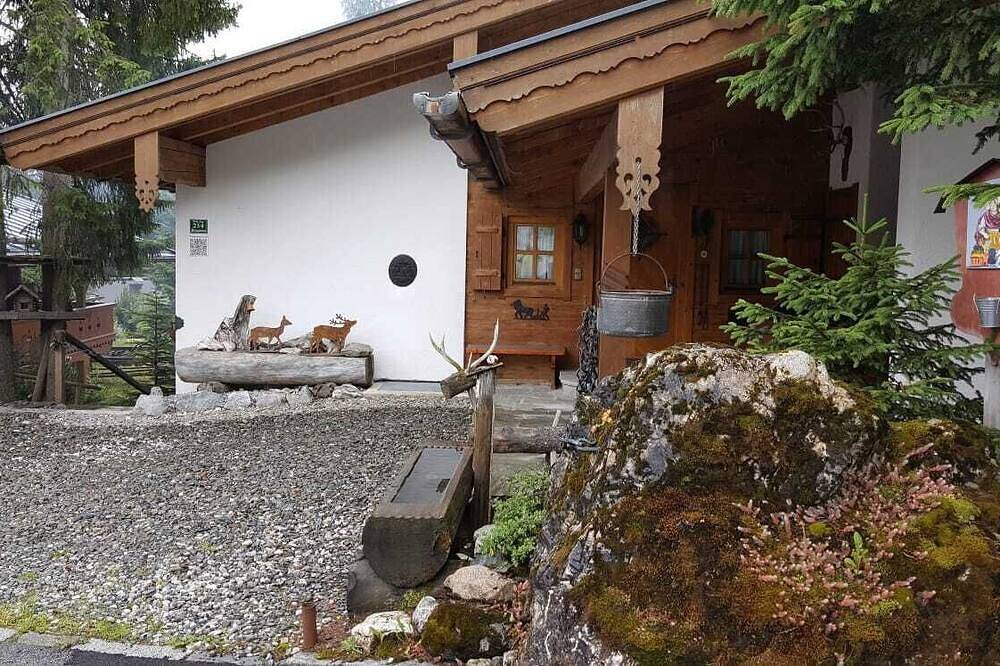 Ganze Wohnung, Idyllische Ferienwohnung in Königsleiten mit Sauna, zentral in Liftnähe in Königsleiten, Pinzgau