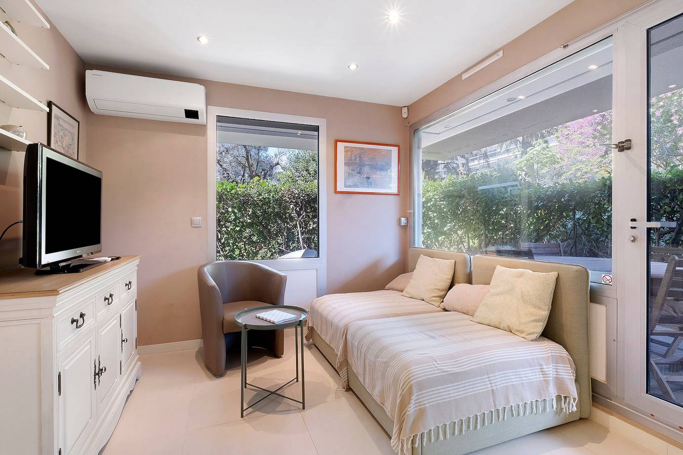 Appartement entier, Juan les Pins Mas du Tanit Olympe 2P Rdj in Antibes, Côte méditerranéenne (France)