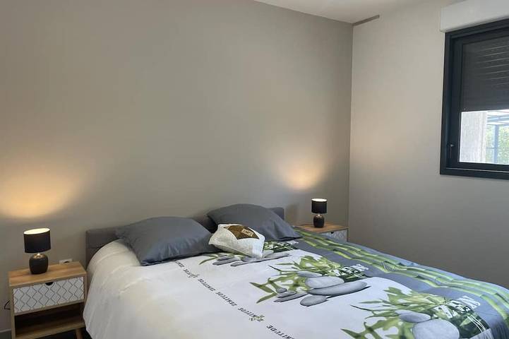 Gîte pour 4 personnes, avec terrasse et jardin dans Couzon - 2