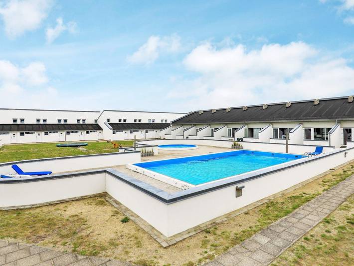 Ferienwohnung für 6 Personen, mit Terrasse und Pool, mit Haustier in Tranum Strand