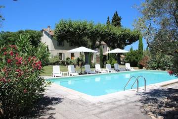 Gîte pour 5 personnes, avec jardin ainsi que terrasse et piscine à Saint-Andiol