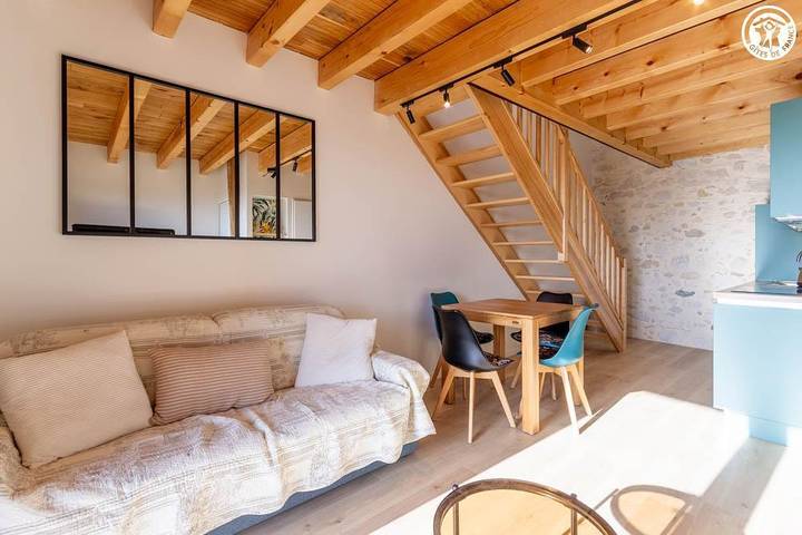 Gîte pour 4 personnes, avec terrasse dans Saint-Genix-les-Villages - 3