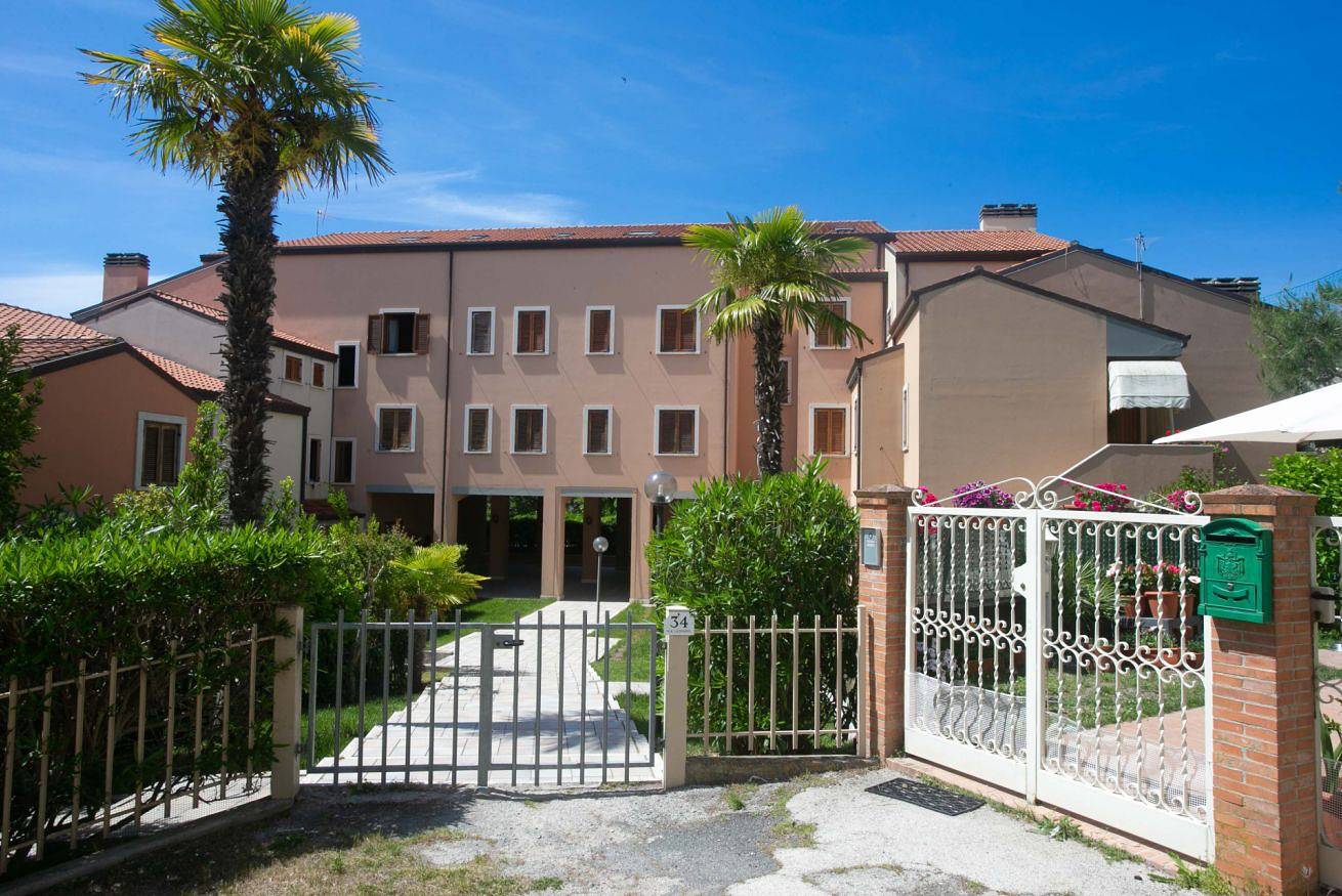 Entire apartment, N212 - Numana, four-room apartment in the center with terrace in Numana, Riviera Del Conero