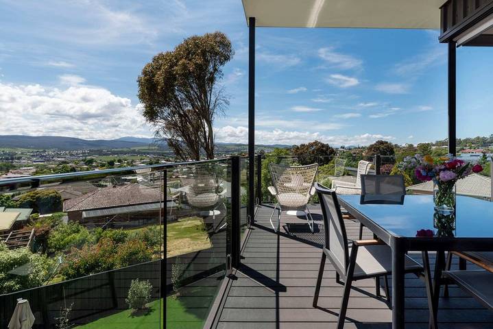 Holiday home for 8 people, with terrace in Launceston