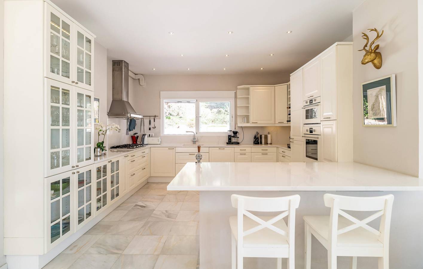 Sea View Apartment with Pool, Terrace & Parking, 1.5km from Las Lagunas in Mijas Costa, Mijas