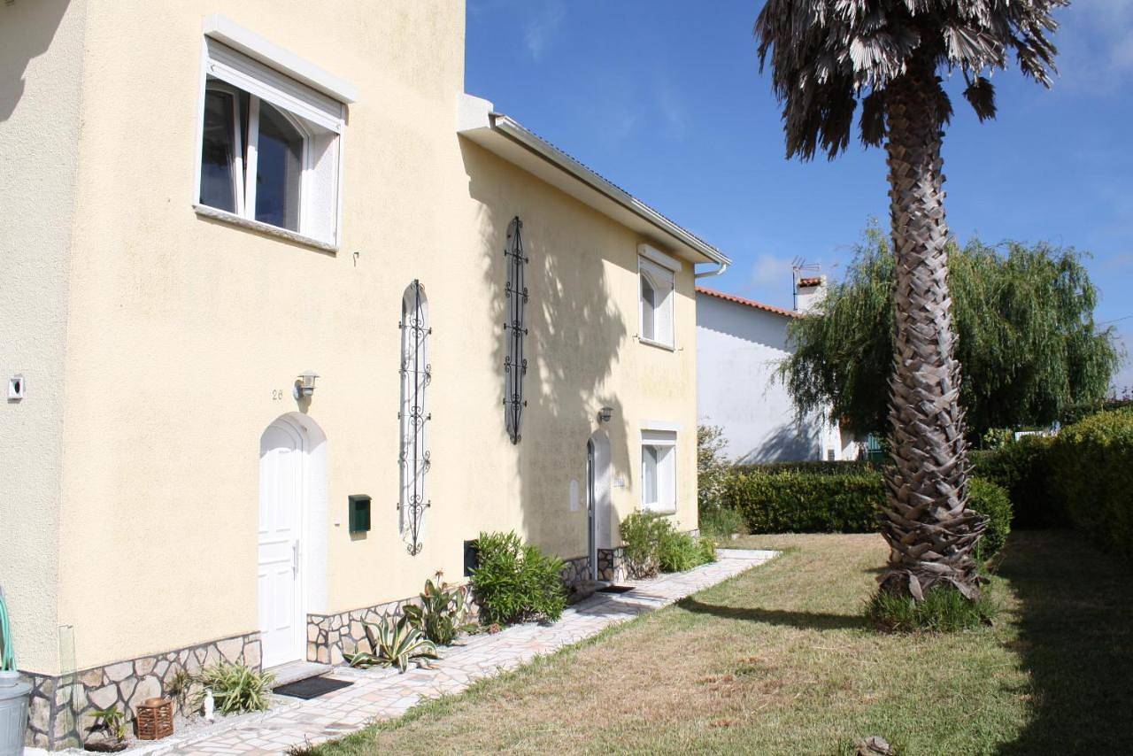 Apartamento inteiro, Three-Bedroom Apartment in Lourinhã, Distrito de Lisboa